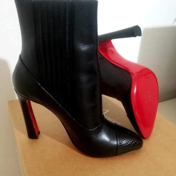 Christian Louboutin ankle bootie - Picture 1 of 8